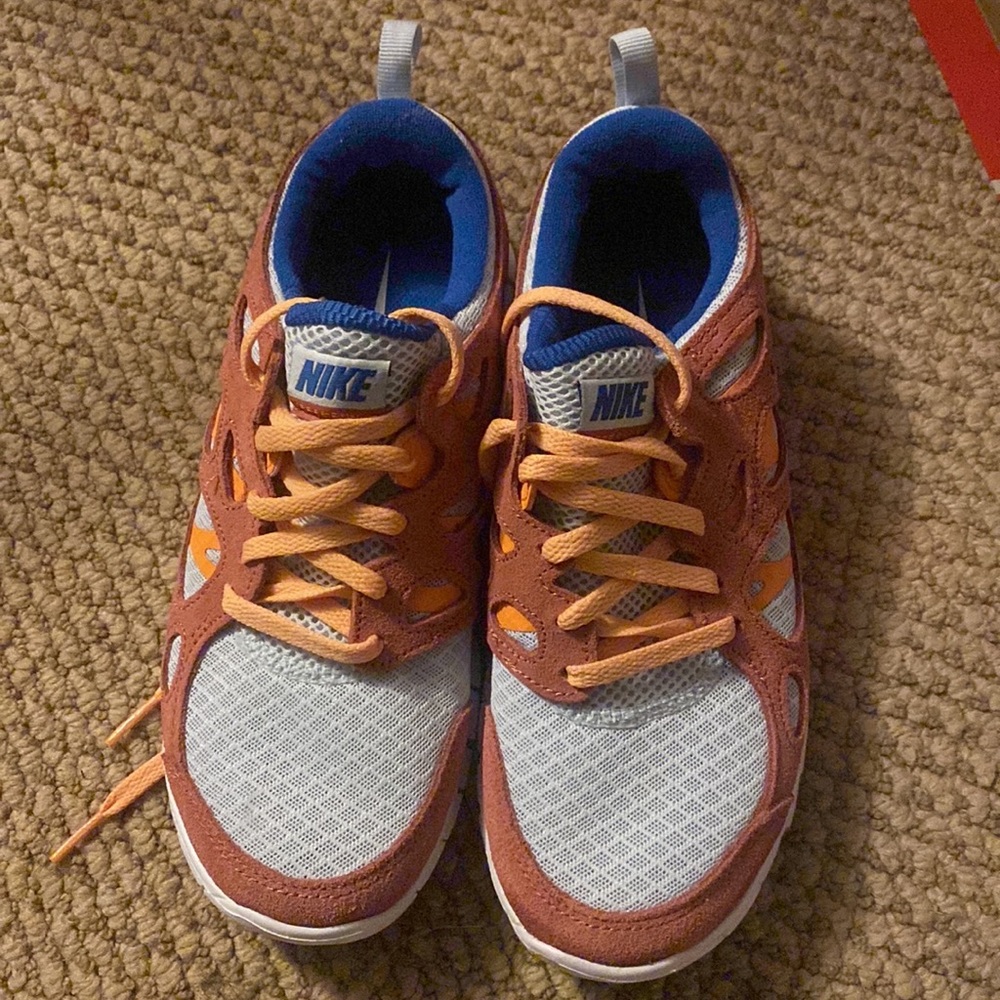 Nike free run 2 (GS) Aura/game royal size 5.5Y- Never worn still in box!